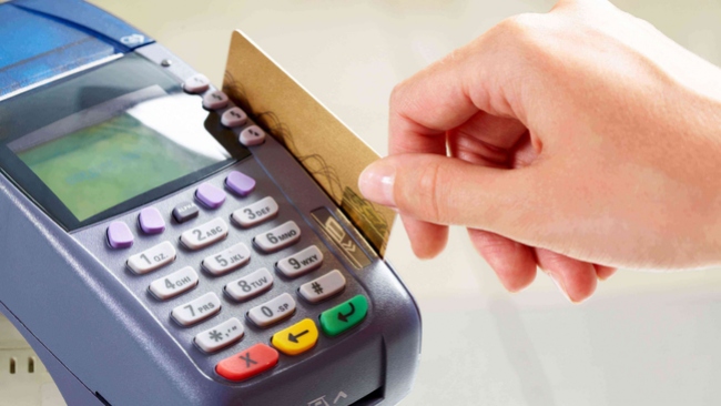 В Бузулуке продавец пыталась похитить с карты покупателя 70 000 рублей