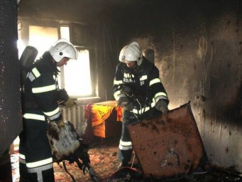 В Оренбурге ночью при пожаре погиб хозяин жилого дома