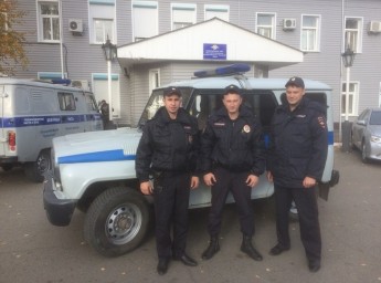 В Бузулуке полицейские спасли мужчину из горящего дома
