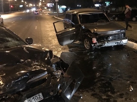 В Оренбурге в страшном ночном ДТП пострадали три человека