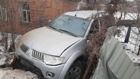 В Бузулуке водитель &laquo;Мицубиси Паджеро&raquo; погиб в тройном ДТП