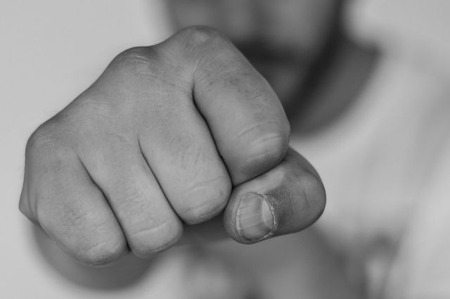 Житель Новотроицка скончался после удара о кафельный пол в кафе