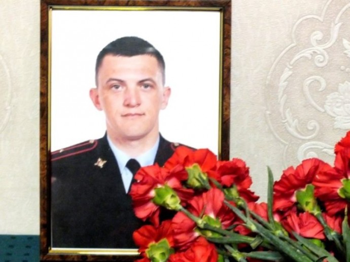 Школе Оренбурга присвоят имя погибшего полицейского Евгения Никулина Школе Оренбурга присвоят имя погибшего полицейского Евгения Никулина