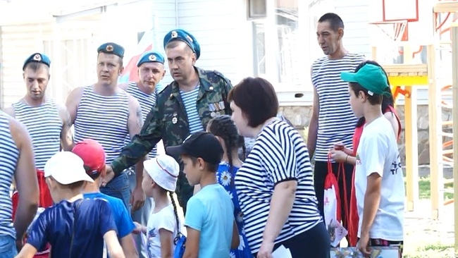Как в Бузулуке отпраздновали день десантных войск Как в Бузулуке отпраздновали день десантных войск