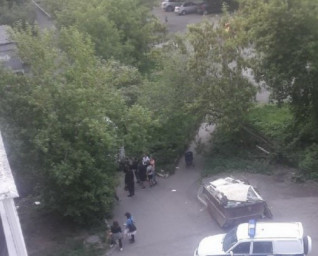 В Оренбурге ребенок выпал из окна квартиры на 8 этаже и остался жив