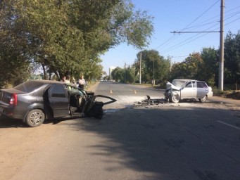 В страшном ДТП на улице Илекской пострадало три человека