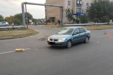 В Оренбурге в ДТП с ВАЗом пострадала пенсионерка-велосипедистка