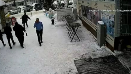 Из бузулукского ресторана посетитель унес 32-килограммовую гирю
