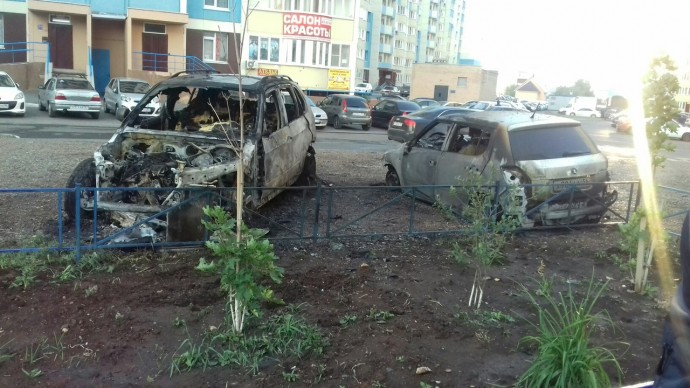 В Оренбурге за ночь сгорели два автомобиля