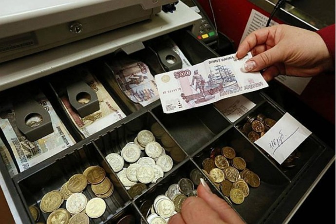 Ограбил кассу кафе-бара на сумму 36 500 рублей