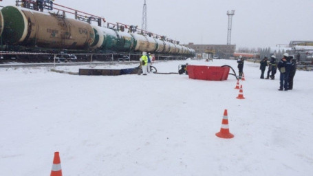 В Бузулуке на базе ООО "Нефтяной мир" произошел пожар