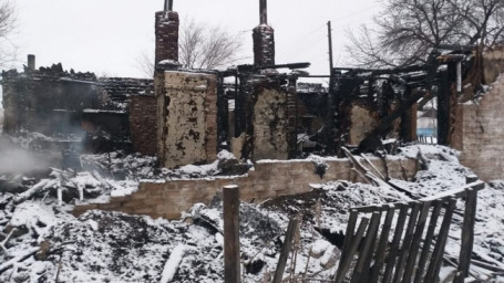 ​ В Первомайском районе в огне погибли пожилая женщина и мужчина (18+)