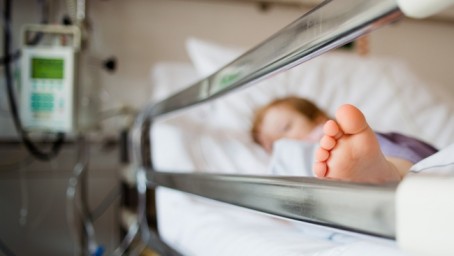 В Бузулукском районе 3-летний ребенок получил сотрясение при падении с кровати