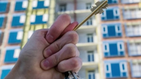 В Бузулукском районе инвалид 24 года стоял в очереди на жилье и узнал, что сдал не все документы
