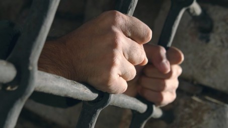 ​Житель Орска проведёт в колонии 8 лет за убийство соседа