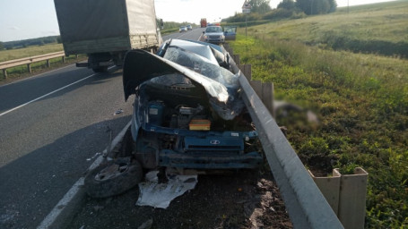 Под Бугурусланом в ДТП погиб житель Татарстана (ВИДЕО) (18+)